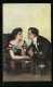 Künstler-AK Clarence F. Underwood: Junges Paar Schaut Sich Beim Kartenspiel Verliebt In Die Augen  - Carte Da Gioco