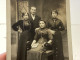 Photo Snapshot 1920 Portrait De Famille, Homme, Femme, Enfants, Très Bien Habillé Saint-Étienne, Photo Carte, Belle Fill - Anonymous Persons