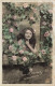 ENFANTS - Jeune Fille Souriante - Un Baiser - Seule - Fleurs - Roses - Colorisé - Carte Postale Ancienne - Autres & Non Classés