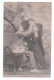 CPA De 1905 - Homme à La Guitare Séduit Une Femme - Laisse Moi Je Veux Dormir - Couple - Guitariste - Animée - Koppels