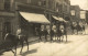 CARTE PHOTO DEFILE MILITAIRE CAVALIER A IDENTIFIER - Photographs