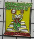 1618A  Pin's Pins / Beau Et Rare : ADMINISTRATIONS / PATROUILLEURS SCOLAIRES ECOLE BOIS RICHARD - Administraties