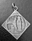 Médaille Religieuse Argenté Début XXe "Notre-Dame De Lourdes" Graveur Bernard Wicker - Religione & Esoterismo