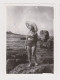 Woman With Swimwear And Straw Hat, Summer Beach Pose, Pin-up Vintage Orig Photo 6.2x8.4cm. (55317) - Pin-up