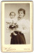 Fotografie H. Franze, Ybbs A. D. D., Bürgerliche Dame Mit Ihrem Kleinen Kind Auf Dem Arm Und Einem Strauss Blumen  - Anonieme Personen