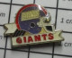 2217 Pin's Pins / Beau Et Rare / SPORTS / CASQUE DE FOOTBALL AMERICAIN EQUIPE DES GIANTS - Football