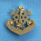 1 BROCHE /  ** BROCHE E.S.F. / ÉCOLE DU SKI FRANÇAIS FLOCON 2 ÉTOILES ** . (DECAT PARIS) - Sports D'hiver