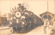 Suisse - VD - PAYERNE - Train Gare, Locomotive Décorée Pour La Fête Cantonale - Carte-Photo Livet, Voyagé 1928 (2 Scans) - Payerne