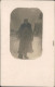 Russland Soldat Im Wintermantel, Holzhütten Im Schnee 1918 Privatfoto - Russie