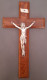 Très Beau Crucifix En Bois De Merisier, Jésus Christ En Métal Argenté, Hauteur 25cm - Religion & Esotérisme