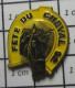 1618B Pin's Pins / Beau Et Rare : ANIMAUX / CHEVAL NOIR TETE FER JAUNE FETE 92 - Animaux