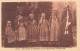 FOLKLORE - Costumes - Brochette De Fillettes De Plougastel-Daoulas - Carte Postale Ancienne - Trachten