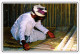 PC OMAN, AN OMANI TRADITIONAL CRAFTSMAN, Modern Postcard (b52909) - Oman