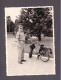 Photo Originale Vintage Snapshot Militaire Et Son Deux-roues Velosolex Velo Solex   ( 58869) - Cars