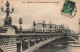 FRANCE - Paris - Vue Sur Le Pont Alexandre (de Profil) - Vue Panoramique - Bateau -  Carte Postale Ancienne - Ponti