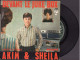 AKIM ET SHEILA DEVANT LE JUXE BOXE - Altri - Francese