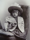 Photo CDV Liebert à Paris  Petite Fille Assise Grand Chapeau  Jouet Petit Chien  Robe Rayée Et Veste CA 1890 - L678 - Old (before 1900)