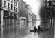Photo   Combier Glacée -- Macon Inondations 1955  Barque Sur Le Quai Lamartine - Europe