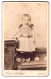 Fotografie Carl Bellach, Leipzig, Gellert-Strasse 12, Niedliches Kleines Kind In Hübschem Kleid  - Anonyme Personen