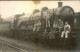 TRANSPORTS - Carte Postale Photo D'une Locomotive En Gros Plan Avec Personnages - L 152051 - Materiale