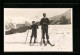 AK Herr Und Junge Auf Skiern In Den Bergen  - Deportes De Invierno
