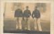 CARTE PHOTO NON IDENTIFIEE TROIS SOLDATS N° 608 SUR LA VESTE - A Identifier