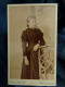Photo CDV Ferd. Lippoldt à Königstein Jeune Fille Accoudée Sur Le Dossier D'un Fauteuil  CA 1890 - L430 - Old (before 1900)