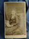 Photo CDV Charles Collis à London  Fillette Assise Tenant Un Livre  CA 1880 - L430 - Anciennes (Av. 1900)