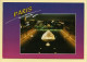 PARIS La Nuit : La Pyramide Du Louvre Illuminé (voir Scan Recto/verso) - Paris La Nuit