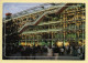PARIS (04) Quartier Beaubourg / Centre Culturel Georges Pompidou (animée)(2 Scans) - Arrondissement: 04
