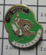 3219 Pin's Pins / Beau Et Rare : ASSOCIATIONS / LAPIN PIGEON COQ SCHOENECK STE AVICOLE 35e ANNIVERSAIRE - Vereinswesen