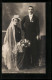 AK Portrait Eines Eleganten Brautpaares In Hochzeitsmode  - Huwelijken