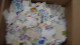 Delcampe - BC000 Carton  5 Kg De Timbres Et Feuilles De Divers Pays. Du Bon Temps à Passer (toutes Les Photos Ne Sont Pas Prises) - Lots & Kiloware (min. 1000 Stück)