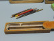 Delcampe - - LOT ECRITURE ANCIEN 2 ARDOISES PLUMIER BOIS & CRAYONS TAILLE CRAYON REGLES   E - Andere & Zonder Classificatie