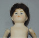 Delcampe - -POUPEE MIGNONETTE PORCELAINE/BISCUIT YEUX PEINTS BLEUS VITRINE Jus De Grenier    E - Bambole