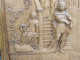 Delcampe - Anciens Panneaux De Bois Sculpté Scènes De Genre - Holz