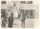 Photo - Inde - UDAÏPUR - Un Ascète Devant Les Marches Du Temple Jagannath - Format 11 X 8,5 Cm - Inde