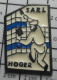 1012A  Pin's Pins / Beau Et Rare / MARQUES / CARRELAGE SARL HOGER OUVRIER CARRELEUR - Trademarks