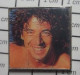 615A Pin's Pins / Beau Et Rare / MUSIQUE / PATRICK BRUEL CHANTEUR ACTEUR PHOTO LE ROI DE LA SERVIETTE DE BAIN - Musica