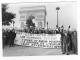 PHOTO DE PRESSE 1972, LES MINEURS DES POTASSES D'ALSACE SONT VENUS DE MULHOUSE MANIFESTER A PARIS, CHAMPS ELYSEES - Foto's