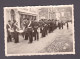 Photo Originale Vintage Snapshot  Phalsbourg Moselle Préparation Fanfare Militaire  Jour De Cérémonie Electricité Scheil - Phalsbourg