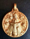 Médaille Religieuse Bronze Doré Milieu XXe "Vierge à L'Enfant" Grav. Fernand Py - Religious Medal - Religion &  Esoterik