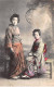 CHINE - SAN36390 - Cachet Tientsin - En L'état - Carte Japonaise - Geishas Assises Sur Un Banc - Cina