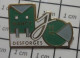 512D Pin's Pins / Beau Et Rare : VILLES / MJC NANCY DESFORGES - Villes