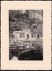 Jolie Photo Animée De Gens Et Autobus Autocar Au Pied De Touët Sur Var, Alpes Maritimes, Voitures, 1951, 8,2 X 11 Cm - Lieux