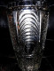 * Ancien, Grand Vase Blanc Transparent En Verre Soufflé, Circulaire Avec Facettes En Relief  (damiers Et Volutes) - Glass & Crystal