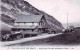 74 - Haute Savoie - LA CLUSAZ -   Chalet Hotel Du Col Des ARAVIS - Arrivée D'un Car Alpin Automobile De Thones - La Clusaz