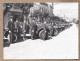 PHOTOGRAPHIE ALGERIE SAÏDA SAIDA MILITARIA Défilé Militaire 8 Mai 1960 ANIMATION RUE JEEP Brasserie LEON - Saida