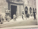 Photo Snapshot 1930 40 ITALIE  PEROUSE Palais Communal Homme, Femme Qui Marche Et Discute Sur Le Trottoir. Gendarme Poli - Lugares