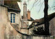 03 - Montluçon - Place De La Croix Verte - Curieuse Cheminée Médiévale Que L'on Attribue à Un Four Banal - CPM - Carte N - Montlucon